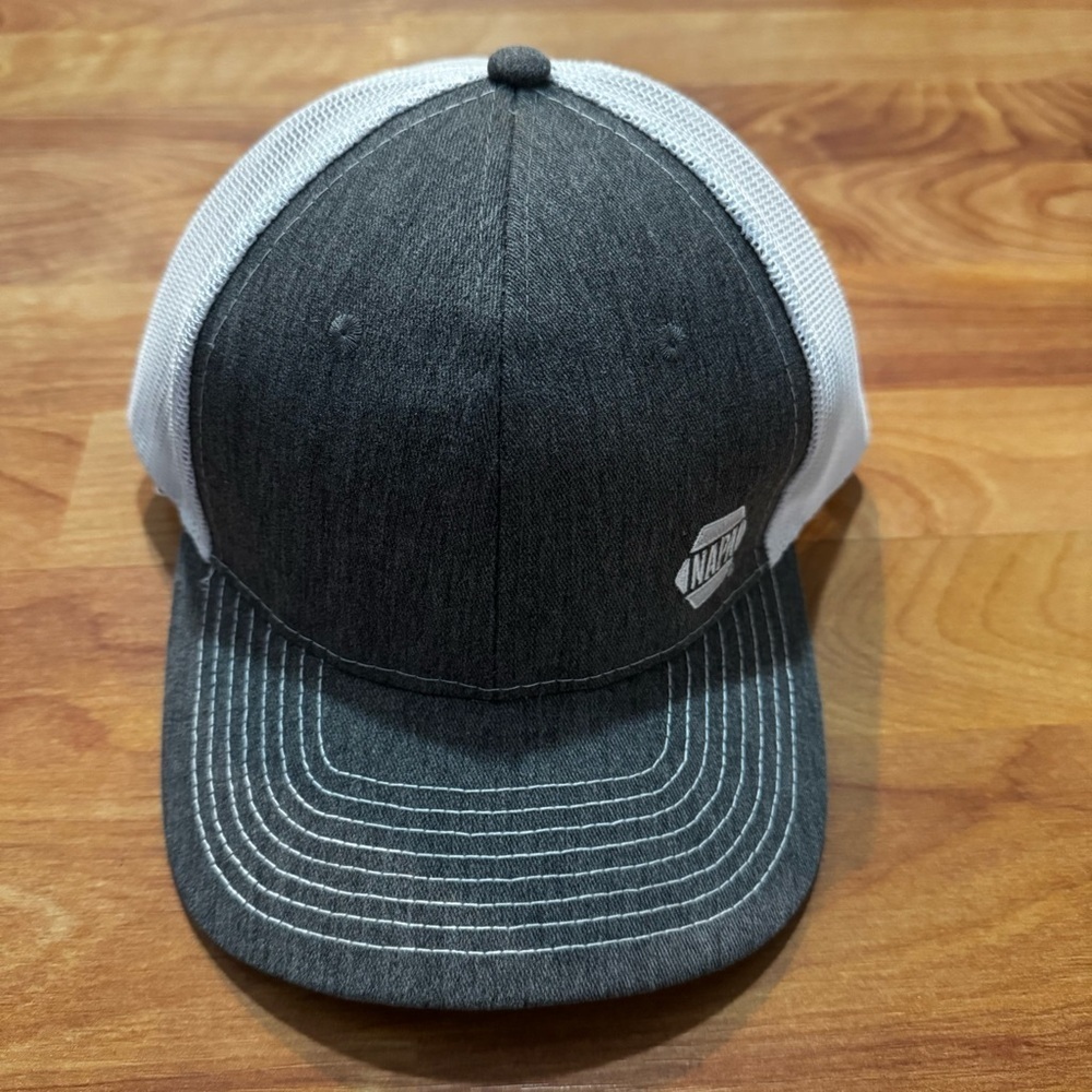 NAPA Gray & White Adjustable SnapBack NASCAR Trucker Racing Hat New Without Tags